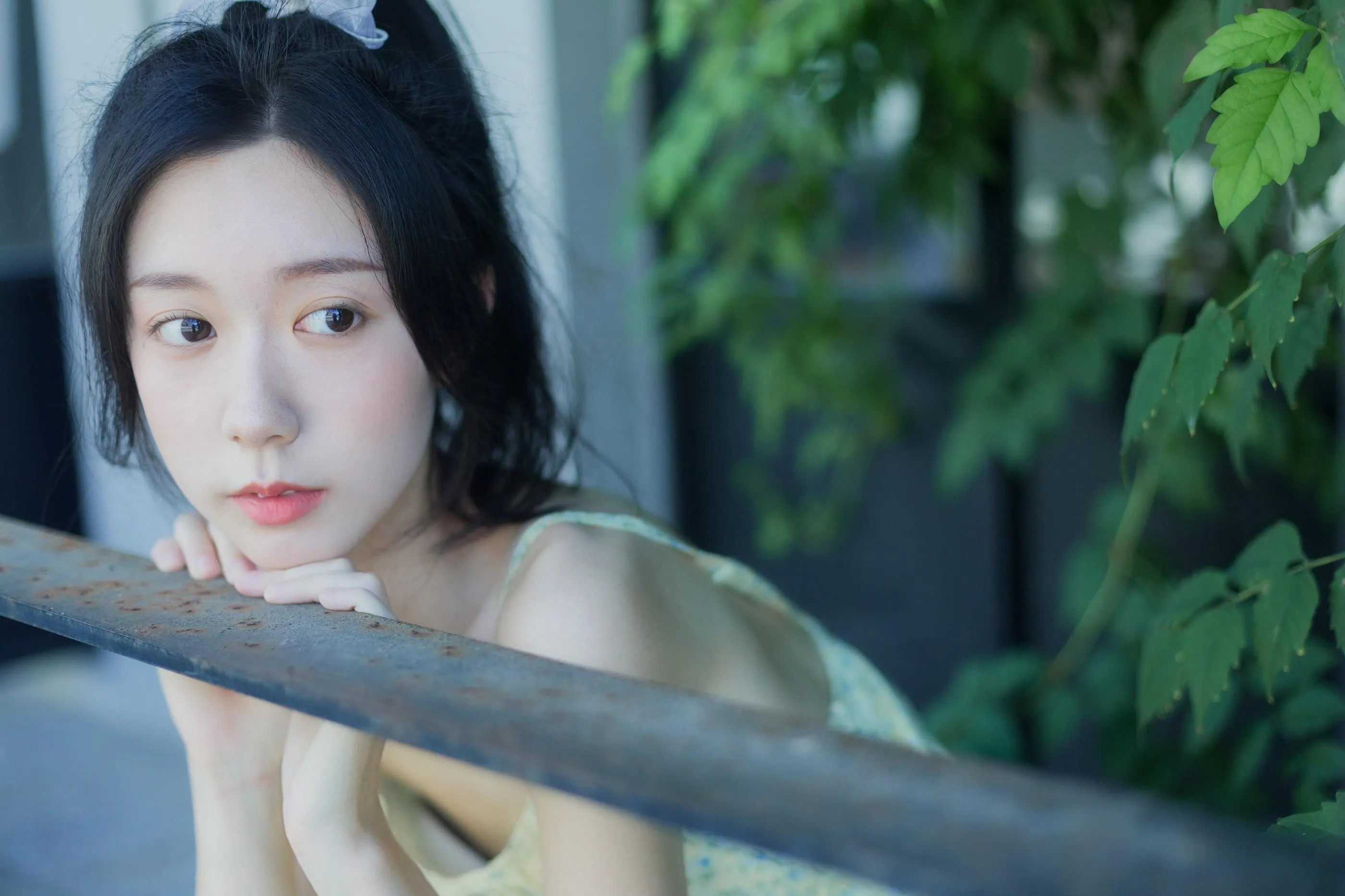 [YITUYU艺图语]2022.08.18 夏日凌霄 饲猫少女- [33P]插图1